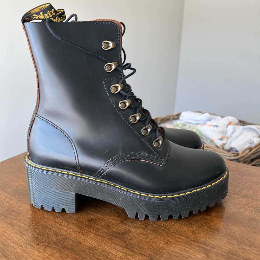 Dr Maarten boots. Size 10.